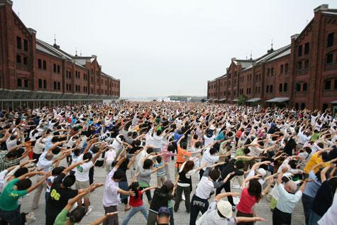 平成21年8月2日に実施した「第48回1000万人ラジオ体操・みんなの体操祭」の模様