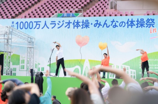 ラジオ体操風景