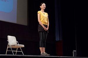 体操指導の小野梨沙さん