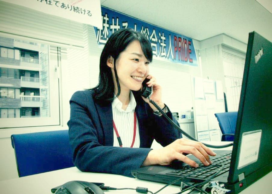 電話をかける様子